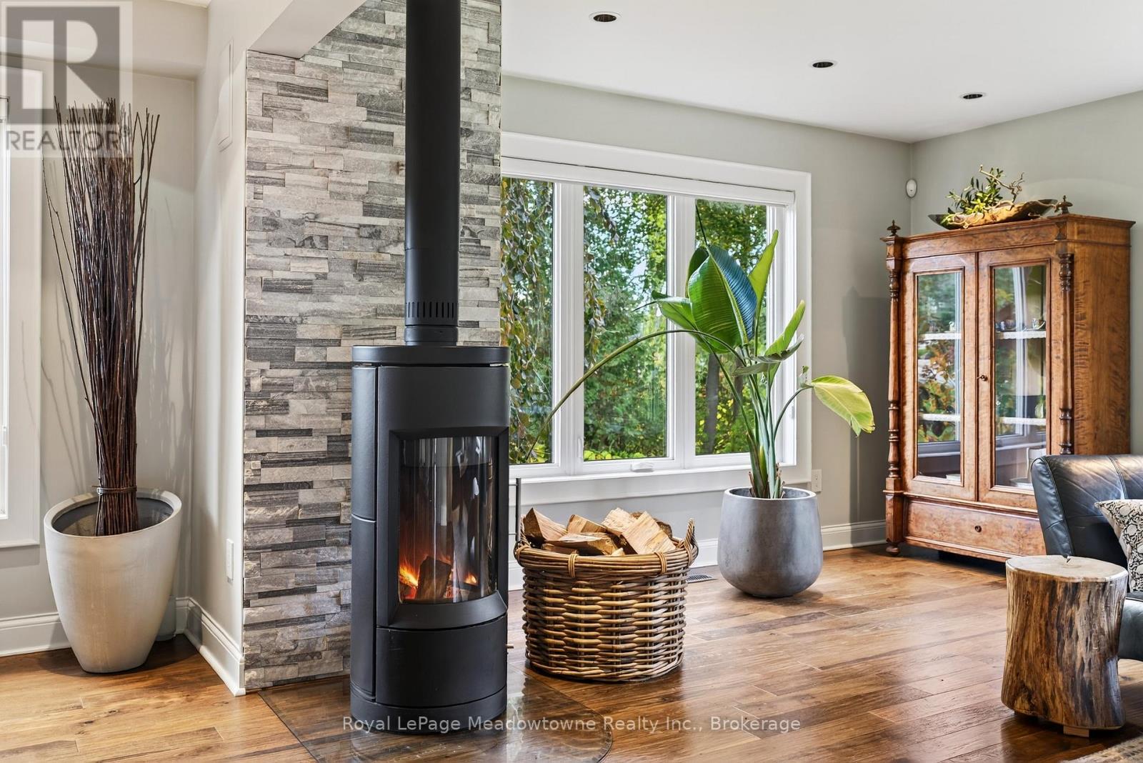 8495 Appleby Line, Milton (Campbellville), Ontario  L0P 1B0 - Photo 16 - W12476548