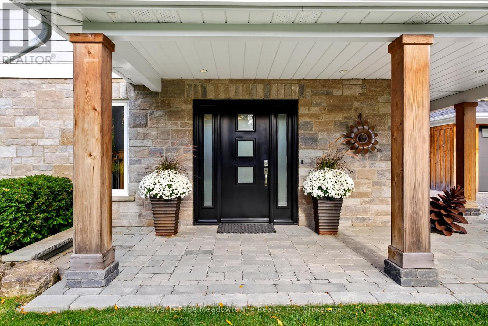 8495 Appleby Line, Milton (Campbellville), Ontario  L0P 1B0 - Photo 5 - W12476548