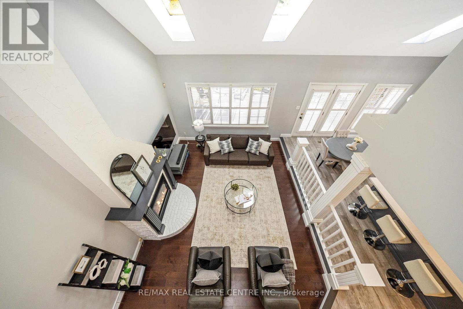 2255 Mohawk Trail, Milton (Campbellville), Ontario  L0P 1B0 - Photo 13 - W12477138