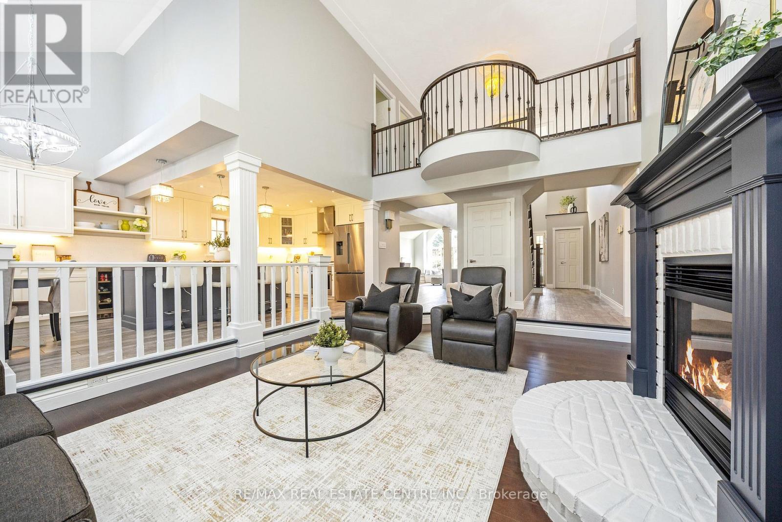 2255 Mohawk Trail, Milton (Campbellville), Ontario  L0P 1B0 - Photo 14 - W12477138