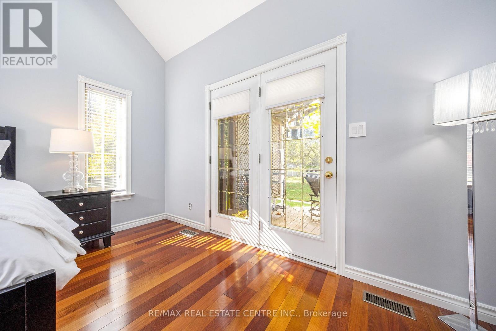 2255 Mohawk Trail, Milton (Campbellville), Ontario  L0P 1B0 - Photo 21 - W12477138