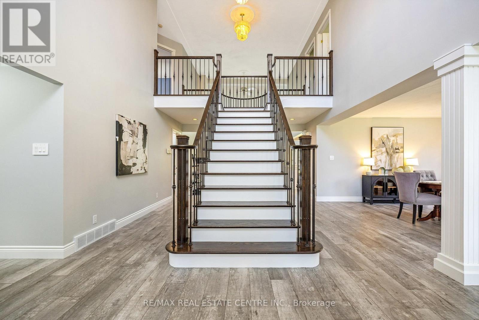 2255 Mohawk Trail, Milton (Campbellville), Ontario  L0P 1B0 - Photo 3 - W12477138