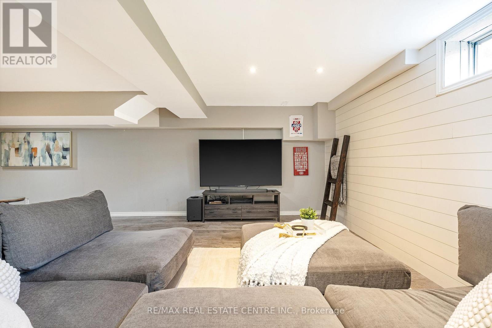 2255 Mohawk Trail, Milton (Campbellville), Ontario  L0P 1B0 - Photo 36 - W12477138