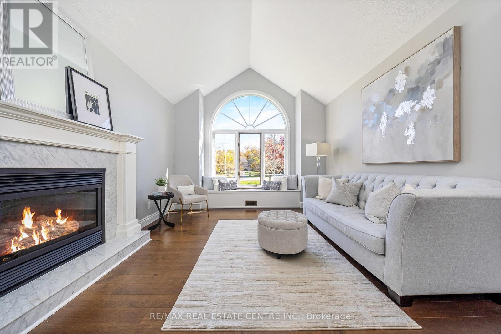 2255 Mohawk Trail, Milton (Campbellville), Ontario  L0P 1B0 - Photo 4 - W12477138