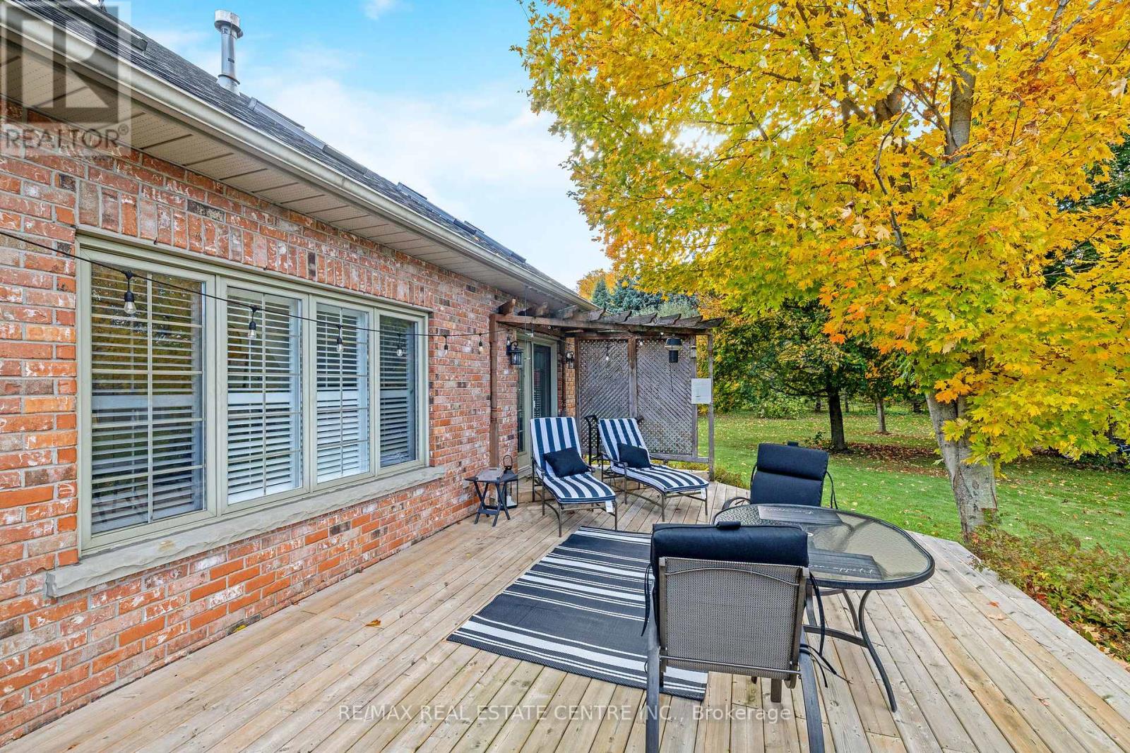 2255 Mohawk Trail, Milton (Campbellville), Ontario  L0P 1B0 - Photo 42 - W12477138