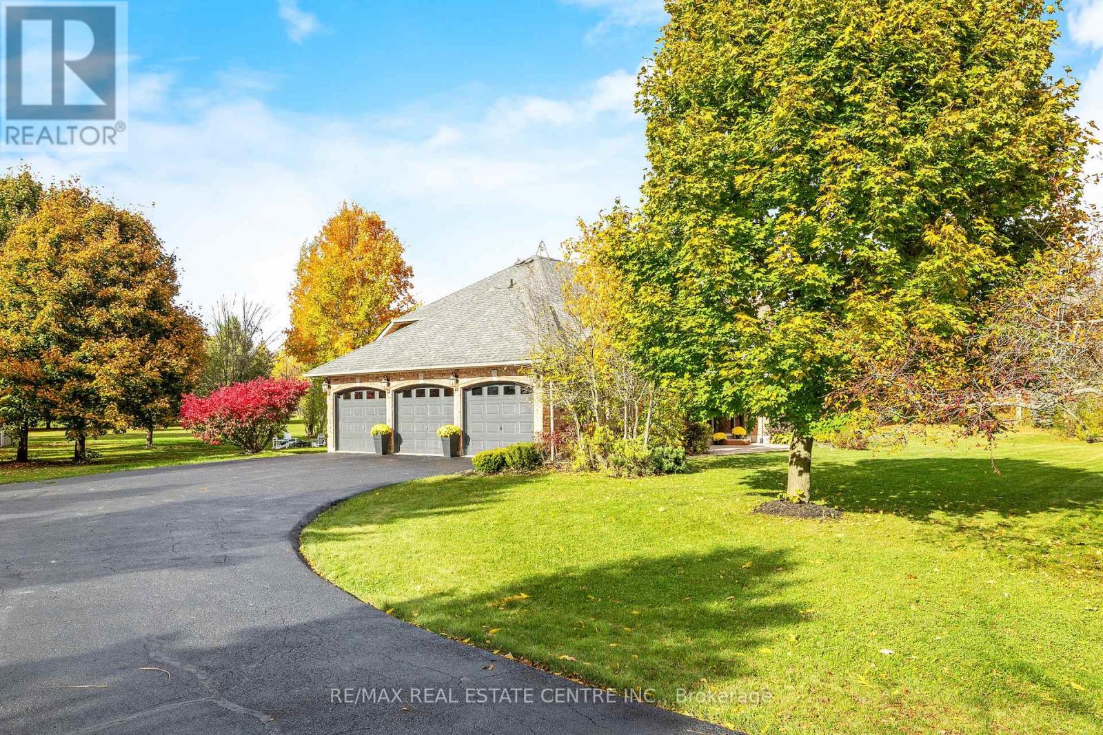 2255 Mohawk Trail, Milton (Campbellville), Ontario  L0P 1B0 - Photo 47 - W12477138