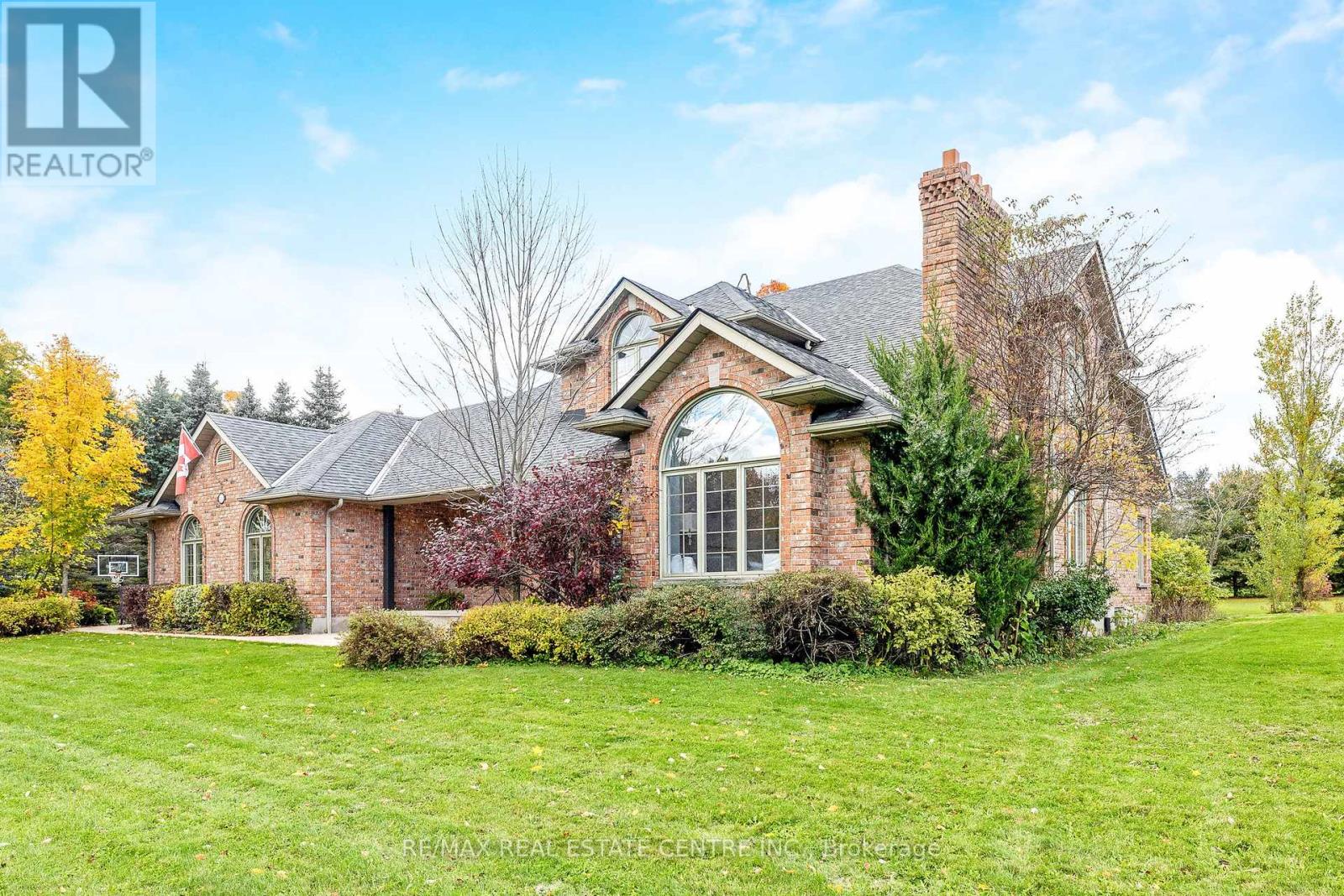 2255 Mohawk Trail, Milton (Campbellville), Ontario  L0P 1B0 - Photo 8 - W12477138