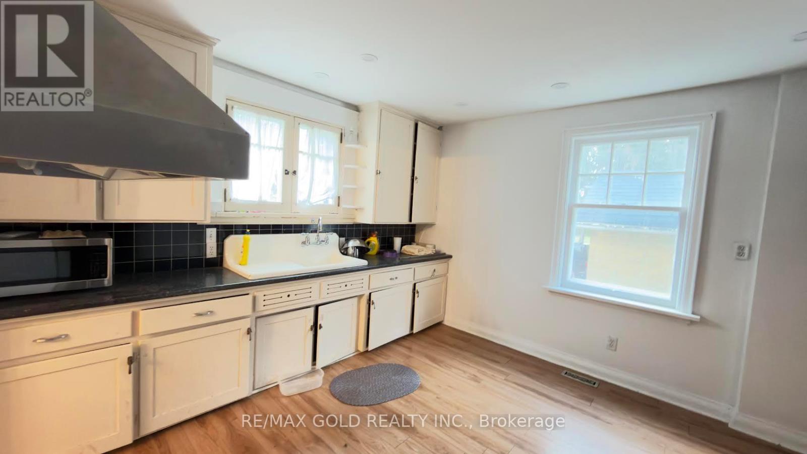 8790 Trafalgar Road, Halton Hills (Rural Halton Hills), Ontario  L7G 4S5 - Photo 10 - W12478331