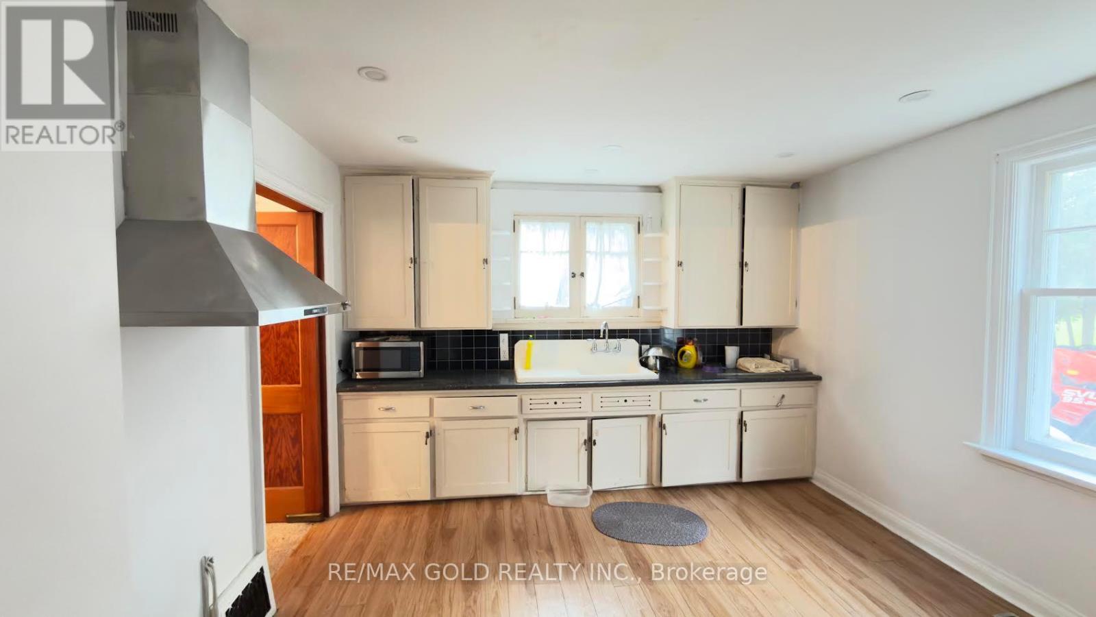 8790 Trafalgar Road, Halton Hills (Rural Halton Hills), Ontario  L7G 4S5 - Photo 11 - W12478331