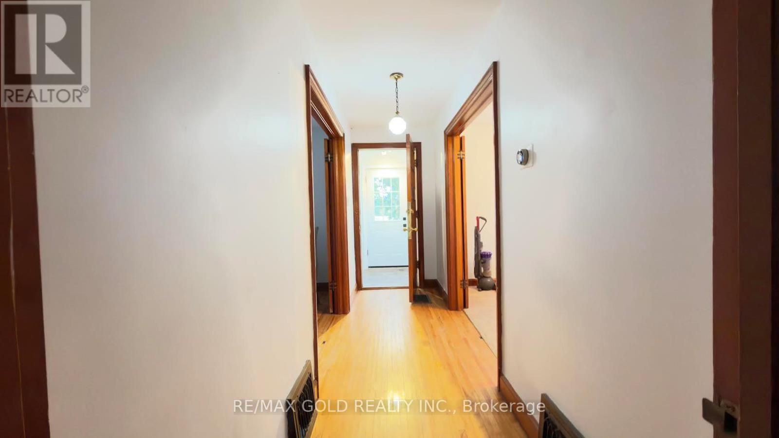 8790 Trafalgar Road, Halton Hills (Rural Halton Hills), Ontario  L7G 4S5 - Photo 13 - W12478331