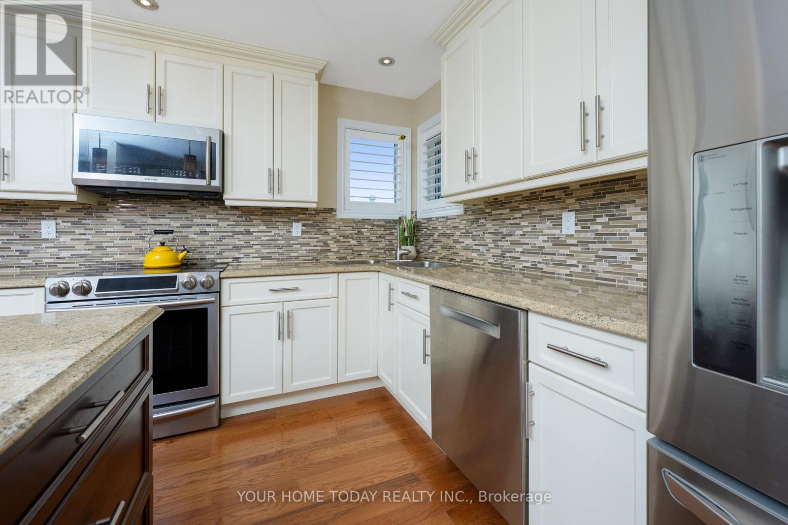 78 Harley Avenue, Halton Hills (Georgetown), Ontario  L7G 5R8 - Photo 16 - W12478432