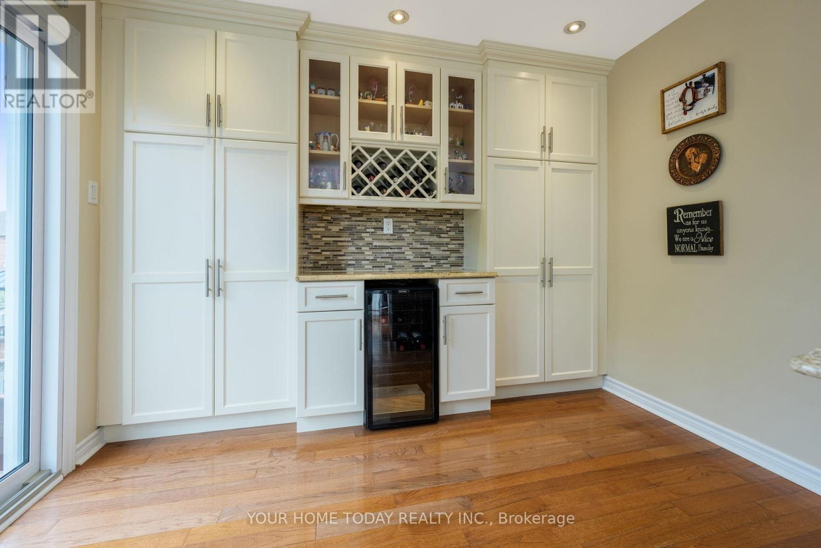 78 Harley Avenue, Halton Hills (Georgetown), Ontario  L7G 5R8 - Photo 18 - W12478432