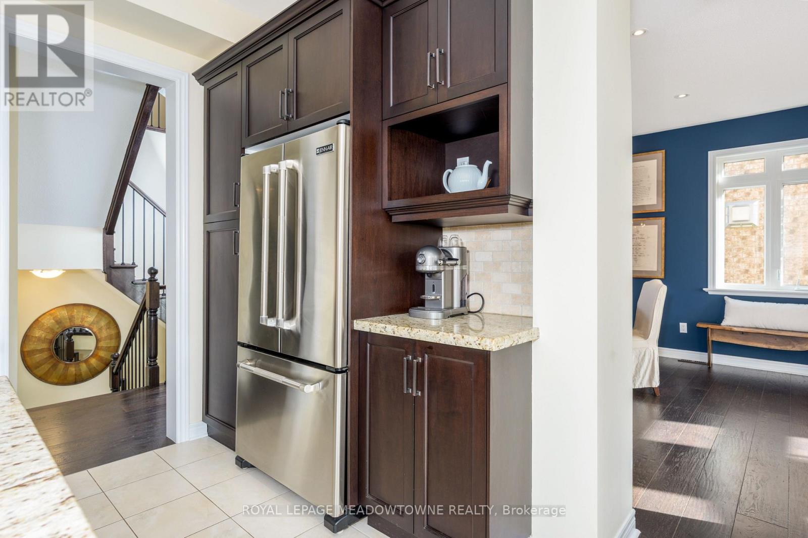 297 Eaton Street, Halton Hills (Georgetown), Ontario  L7G 6N7 - Photo 12 - W12480391