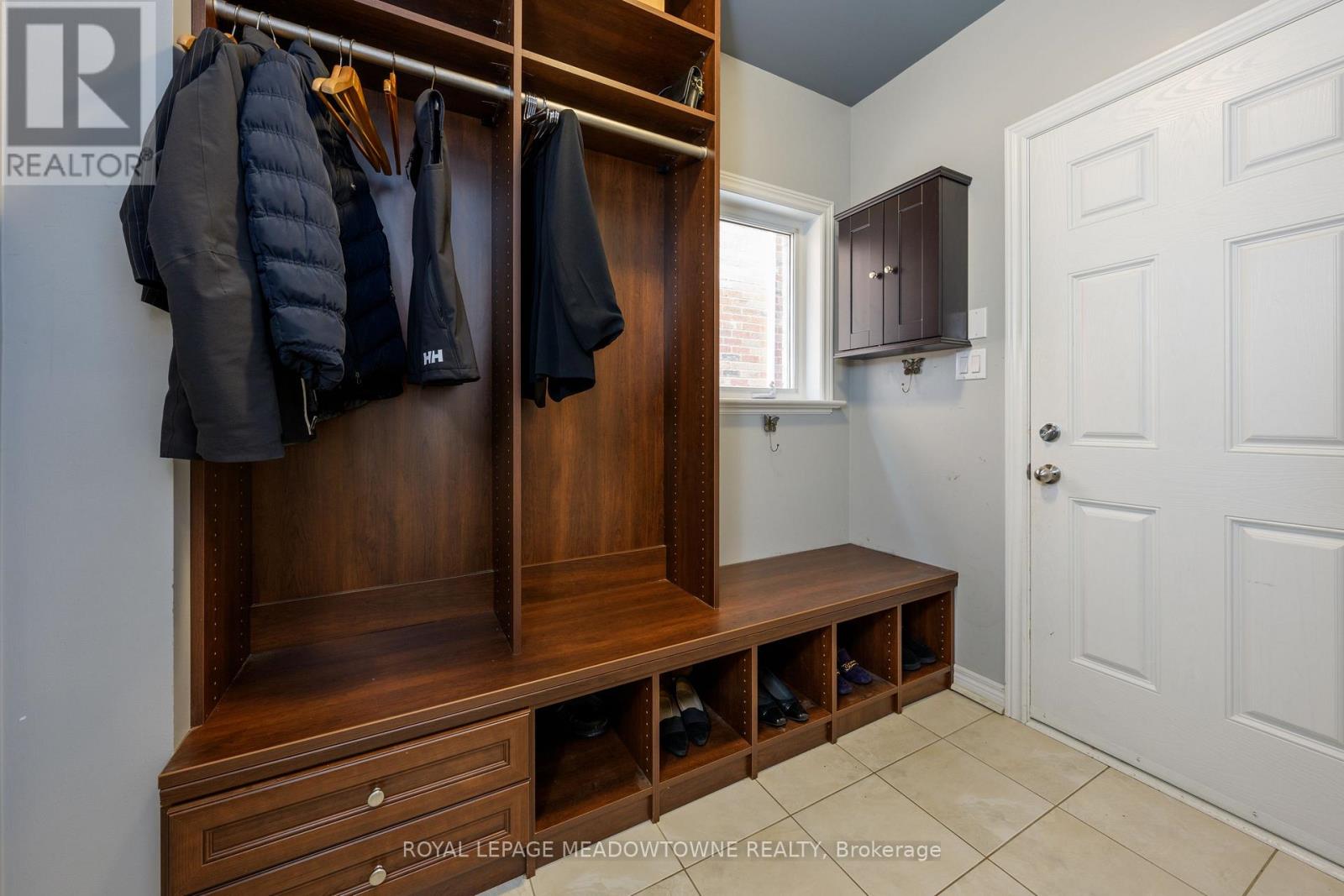 297 Eaton Street, Halton Hills (Georgetown), Ontario  L7G 6N7 - Photo 17 - W12480391