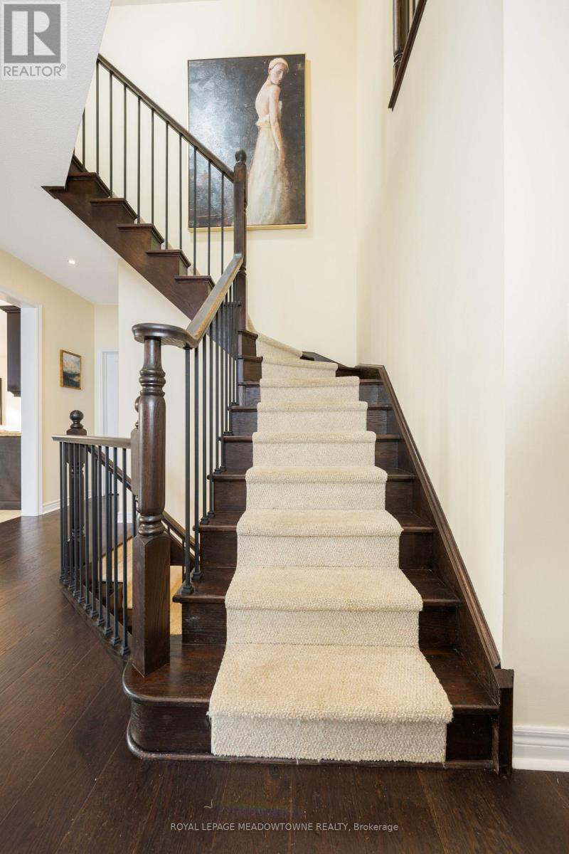 297 Eaton Street, Halton Hills (Georgetown), Ontario  L7G 6N7 - Photo 19 - W12480391