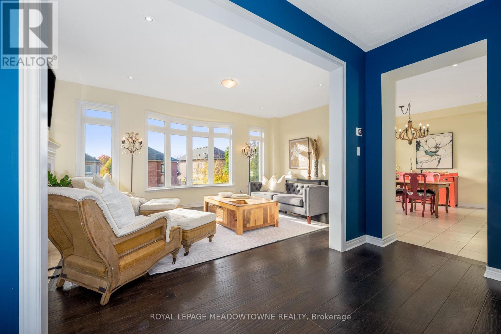 297 Eaton Street, Halton Hills (Georgetown), Ontario  L7G 6N7 - Photo 8 - W12480391