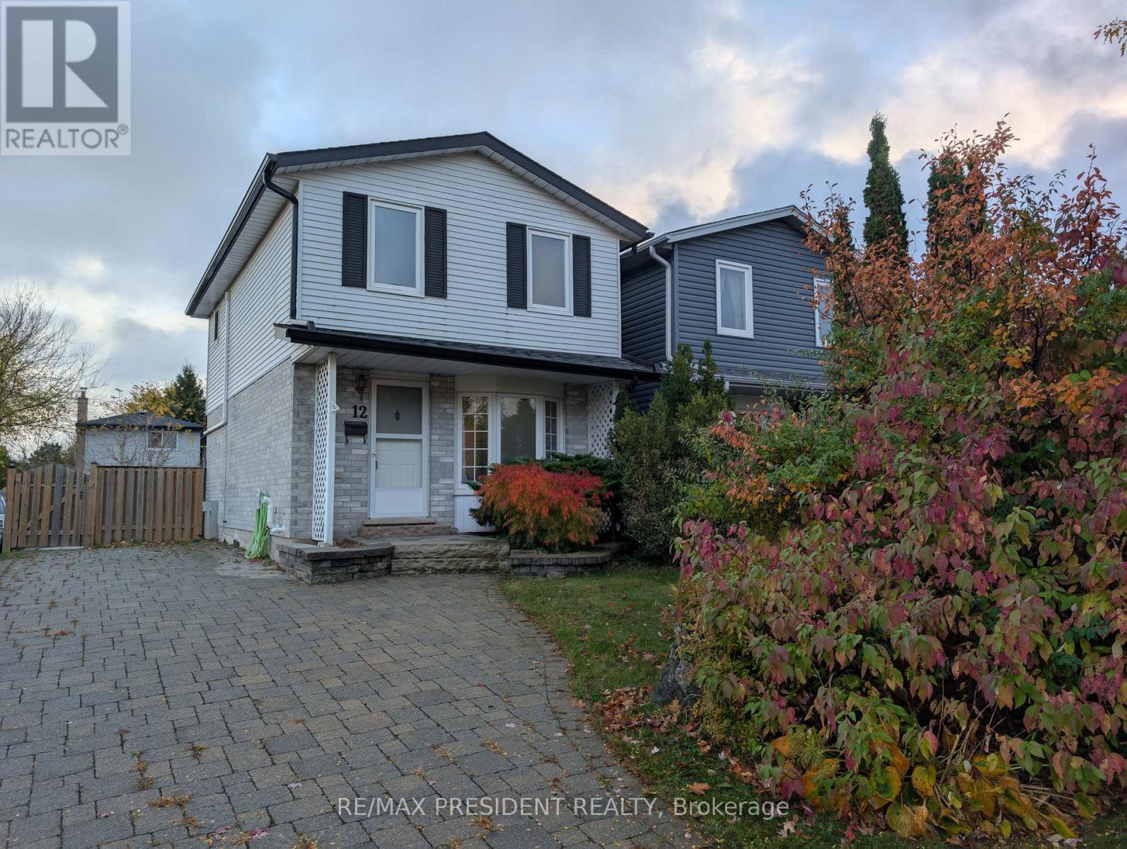 12 Hill Street, Halton Hills (Ac Acton), Ontario  L7J 2W2 - Photo 1 - W12480630