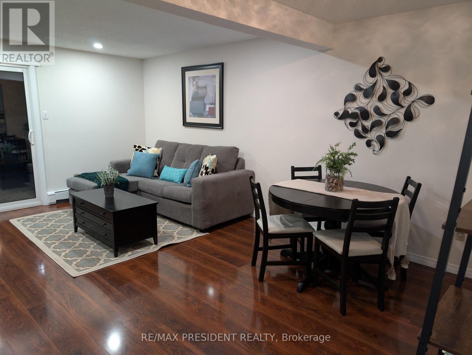 12 Hill Street, Halton Hills (Ac Acton), Ontario  L7J 2W2 - Photo 10 - W12480630