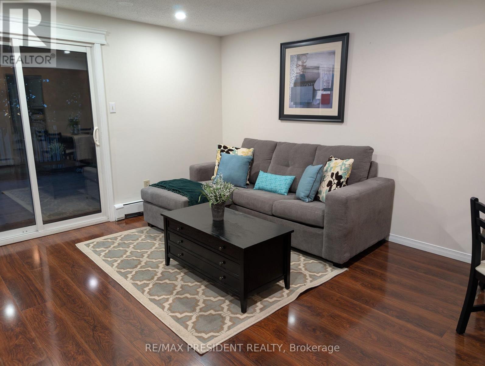 12 Hill Street, Halton Hills (Ac Acton), Ontario  L7J 2W2 - Photo 11 - W12480630