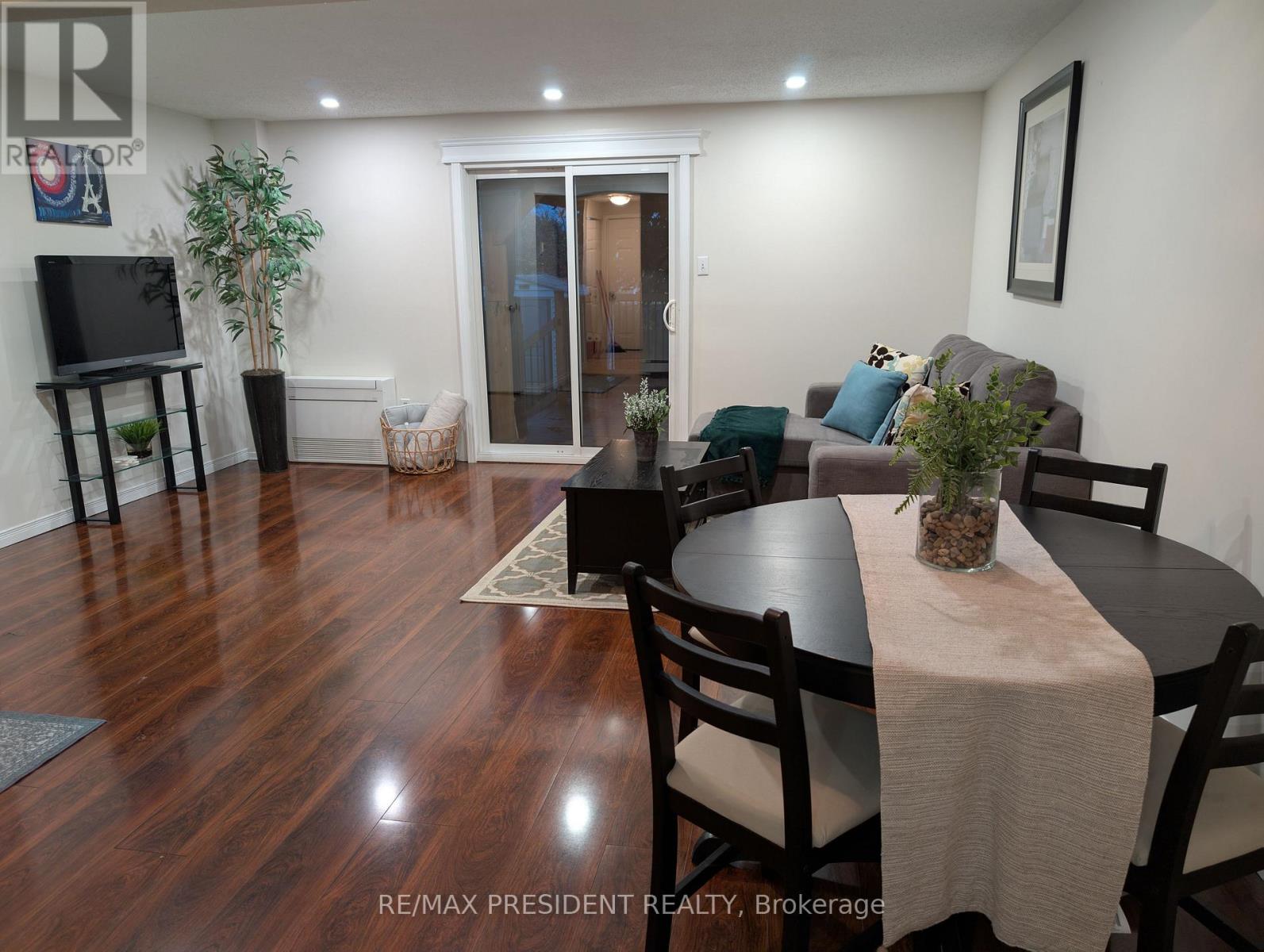 12 Hill Street, Halton Hills (Ac Acton), Ontario  L7J 2W2 - Photo 13 - W12480630