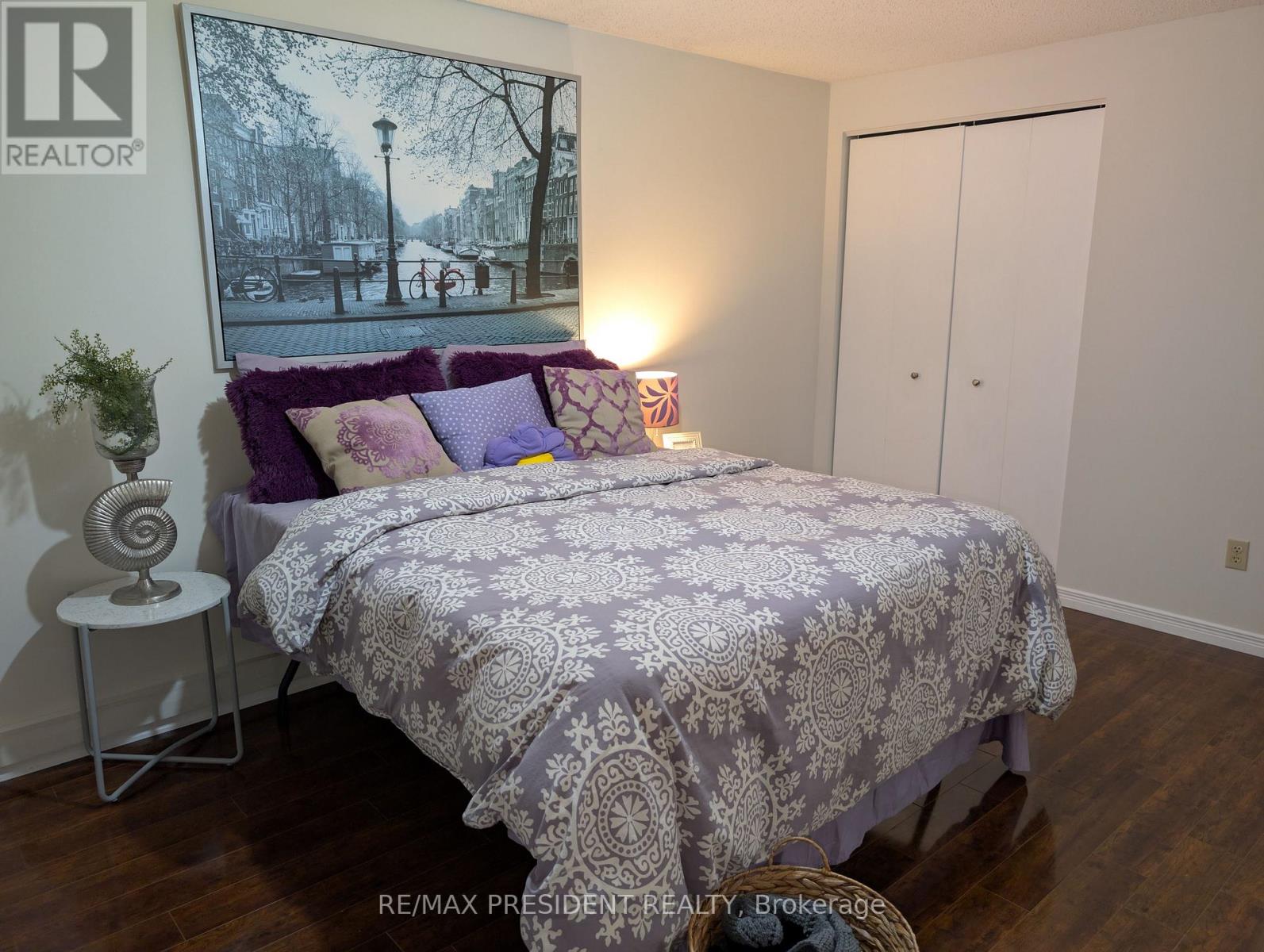 12 Hill Street, Halton Hills (Ac Acton), Ontario  L7J 2W2 - Photo 17 - W12480630