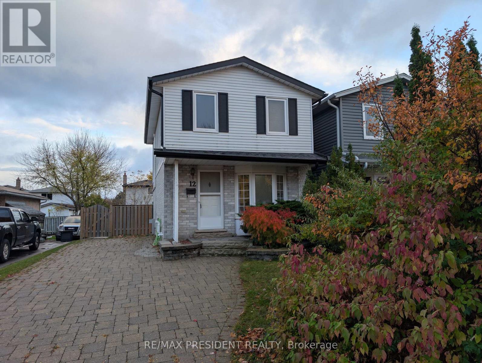 12 Hill Street, Halton Hills (Ac Acton), Ontario  L7J 2W2 - Photo 2 - W12480630