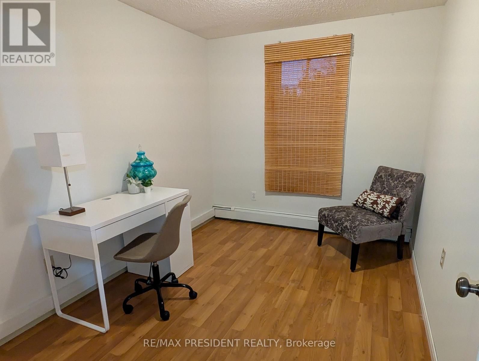 12 Hill Street, Halton Hills (Ac Acton), Ontario  L7J 2W2 - Photo 20 - W12480630