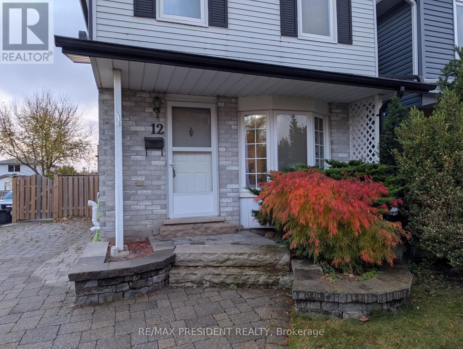 12 Hill Street, Halton Hills (Ac Acton), Ontario  L7J 2W2 - Photo 3 - W12480630