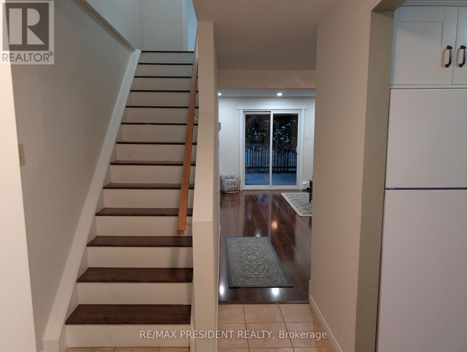 12 Hill Street, Halton Hills (Ac Acton), Ontario  L7J 2W2 - Photo 4 - W12480630