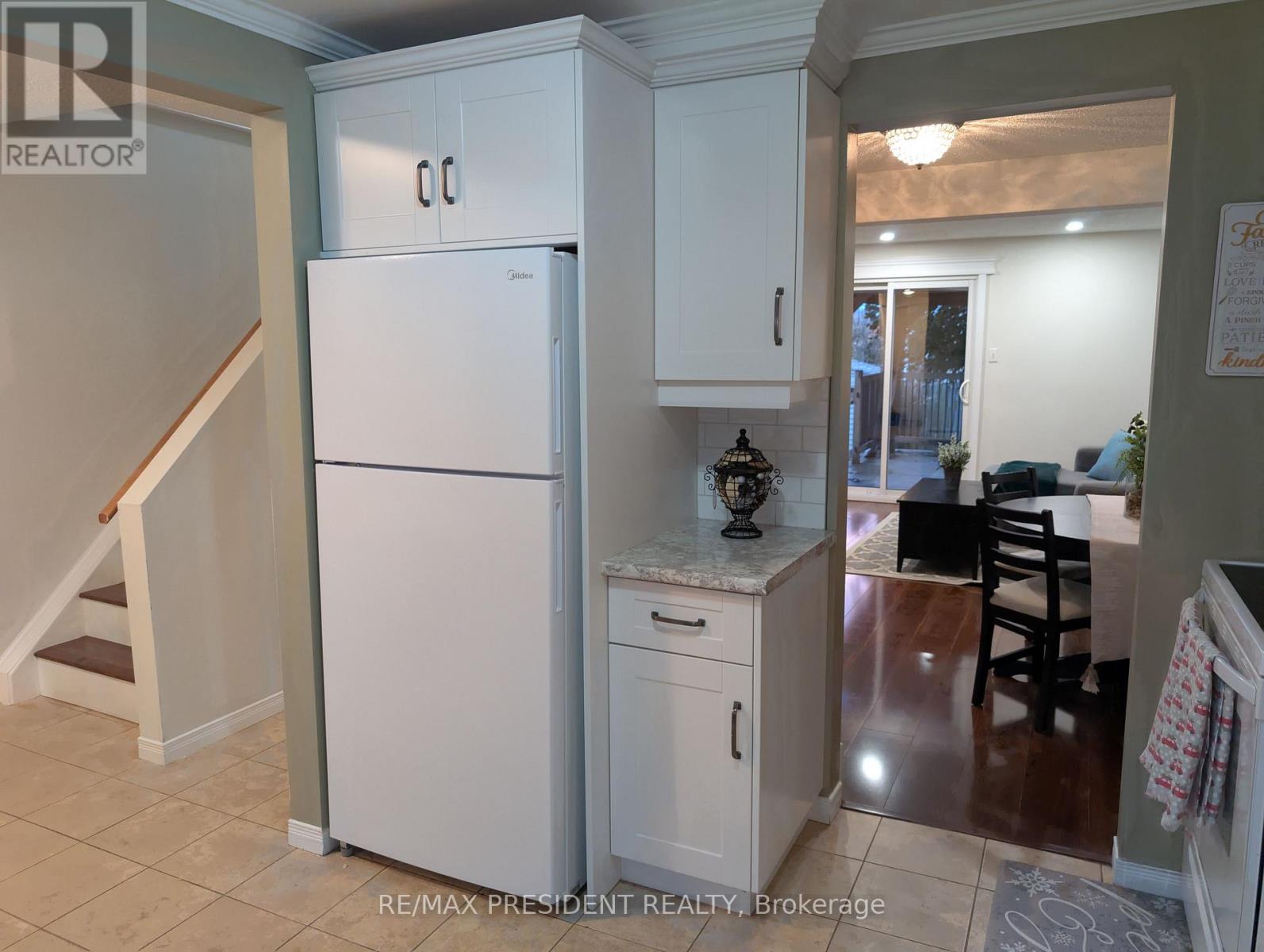 12 Hill Street, Halton Hills (Ac Acton), Ontario  L7J 2W2 - Photo 9 - W12480630