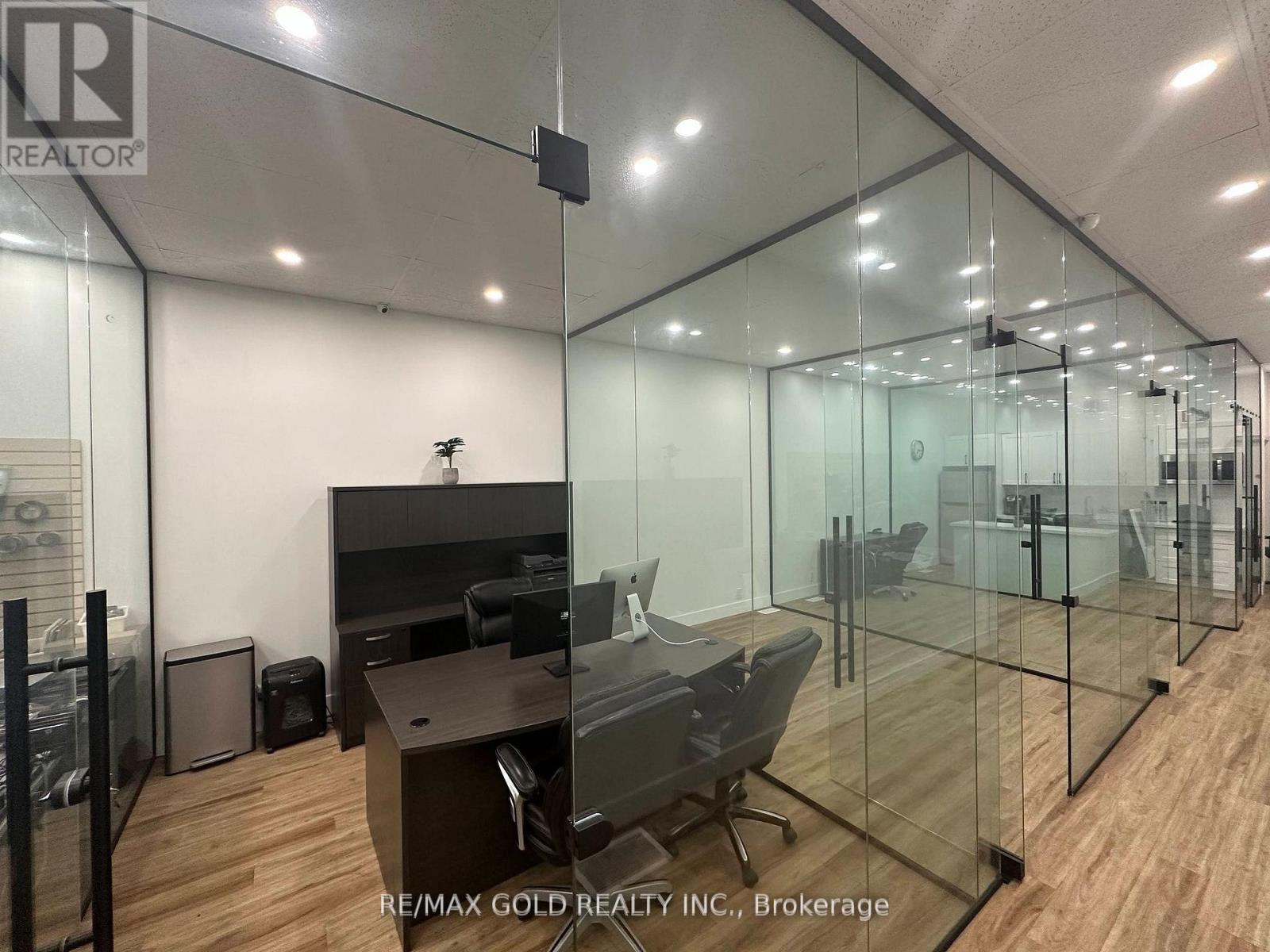 2 - 136 Guelph Street, Halton Hills (Georgetown), Ontario  L7G 4A1 - Photo 1 - W12481230