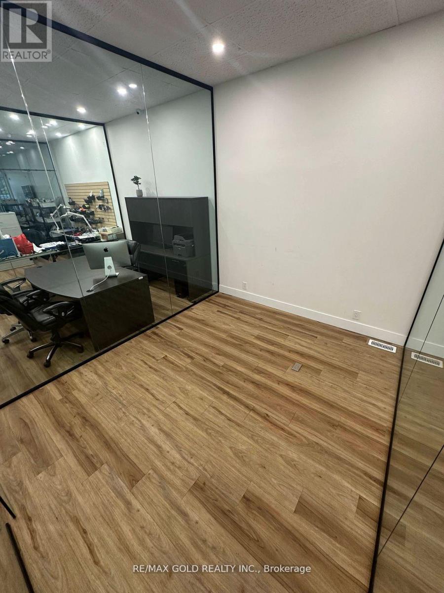 2 - 136 Guelph Street, Halton Hills (Georgetown), Ontario  L7G 4A1 - Photo 4 - W12481230