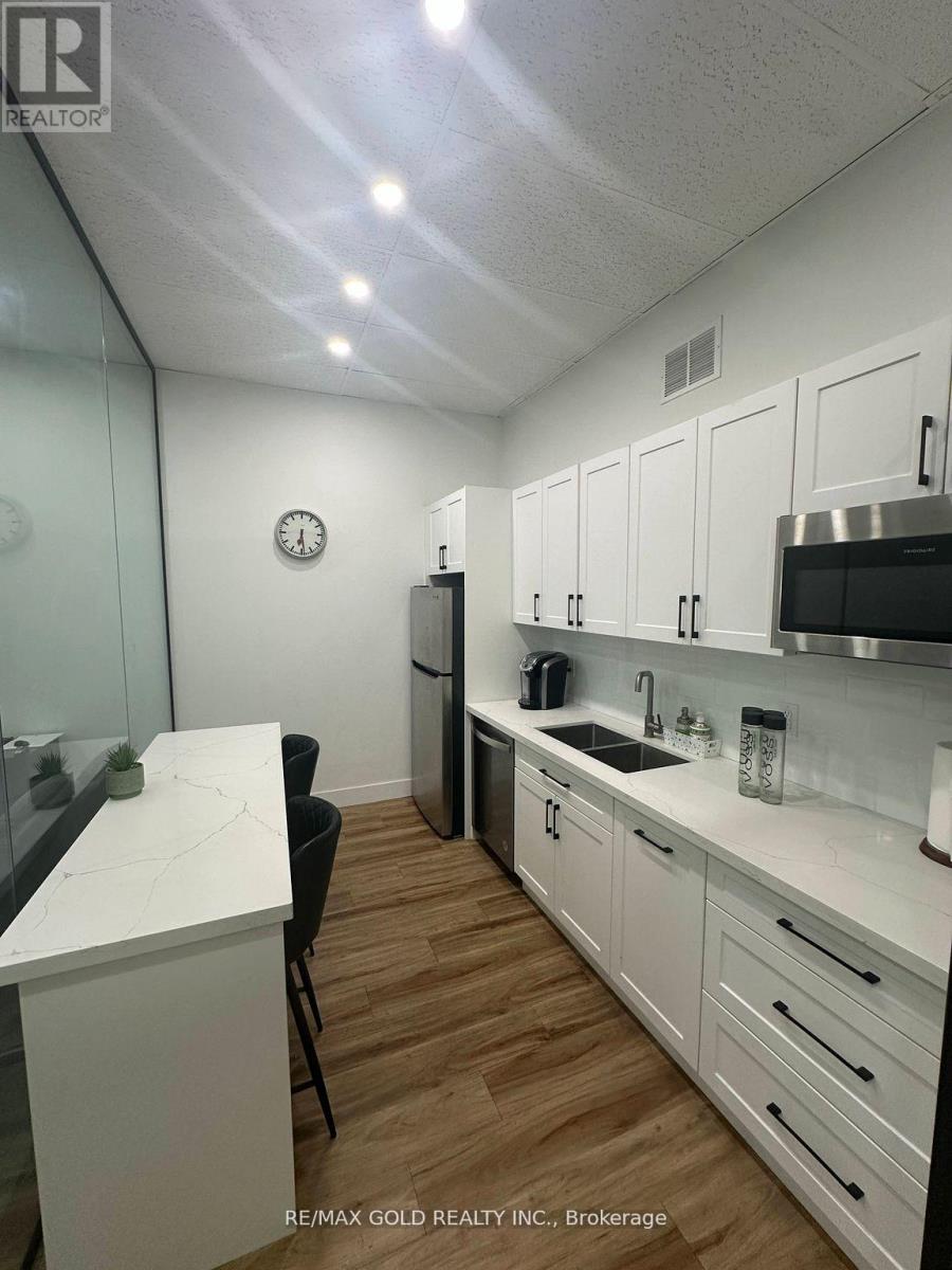 2 - 136 Guelph Street, Halton Hills (Georgetown), Ontario  L7G 4A1 - Photo 6 - W12481230