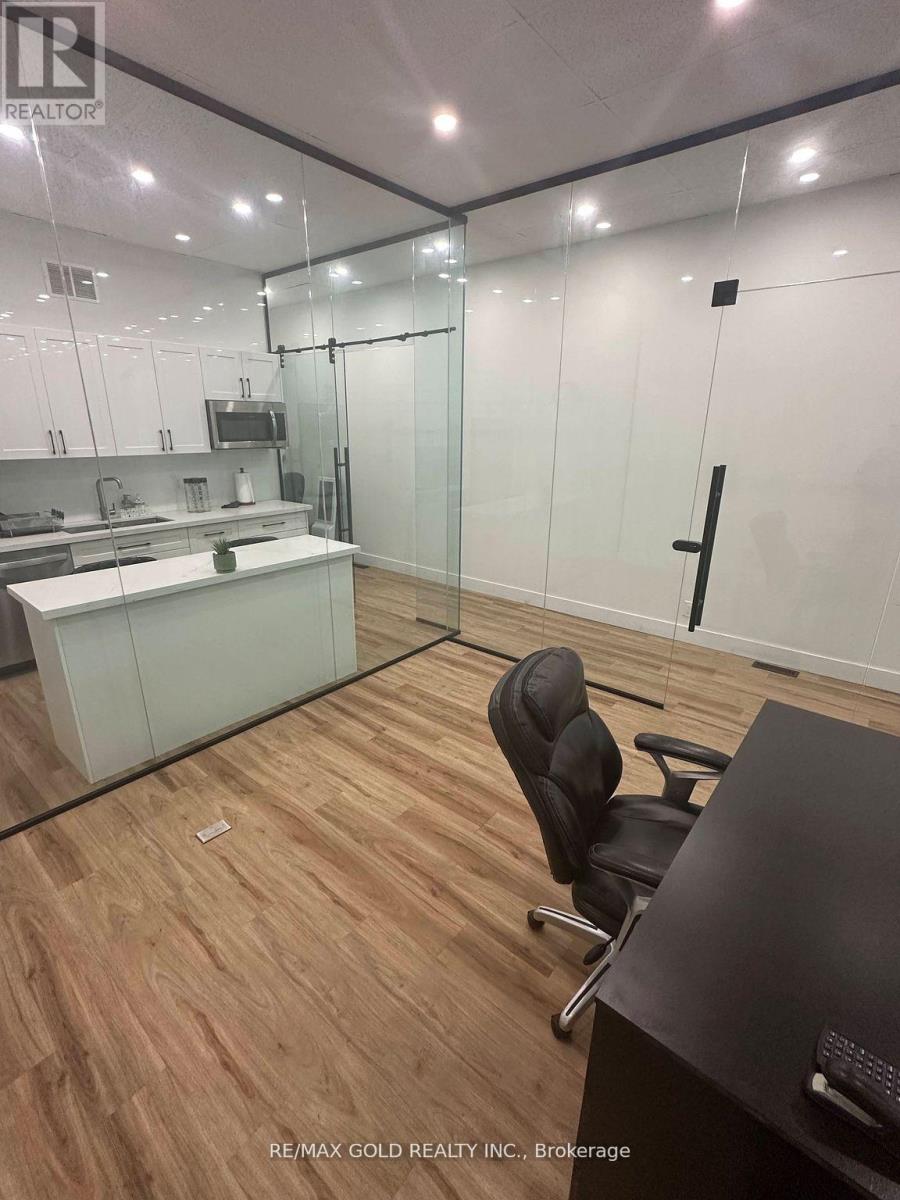 2 - 136 Guelph Street, Halton Hills (Georgetown), Ontario  L7G 4A1 - Photo 7 - W12481230