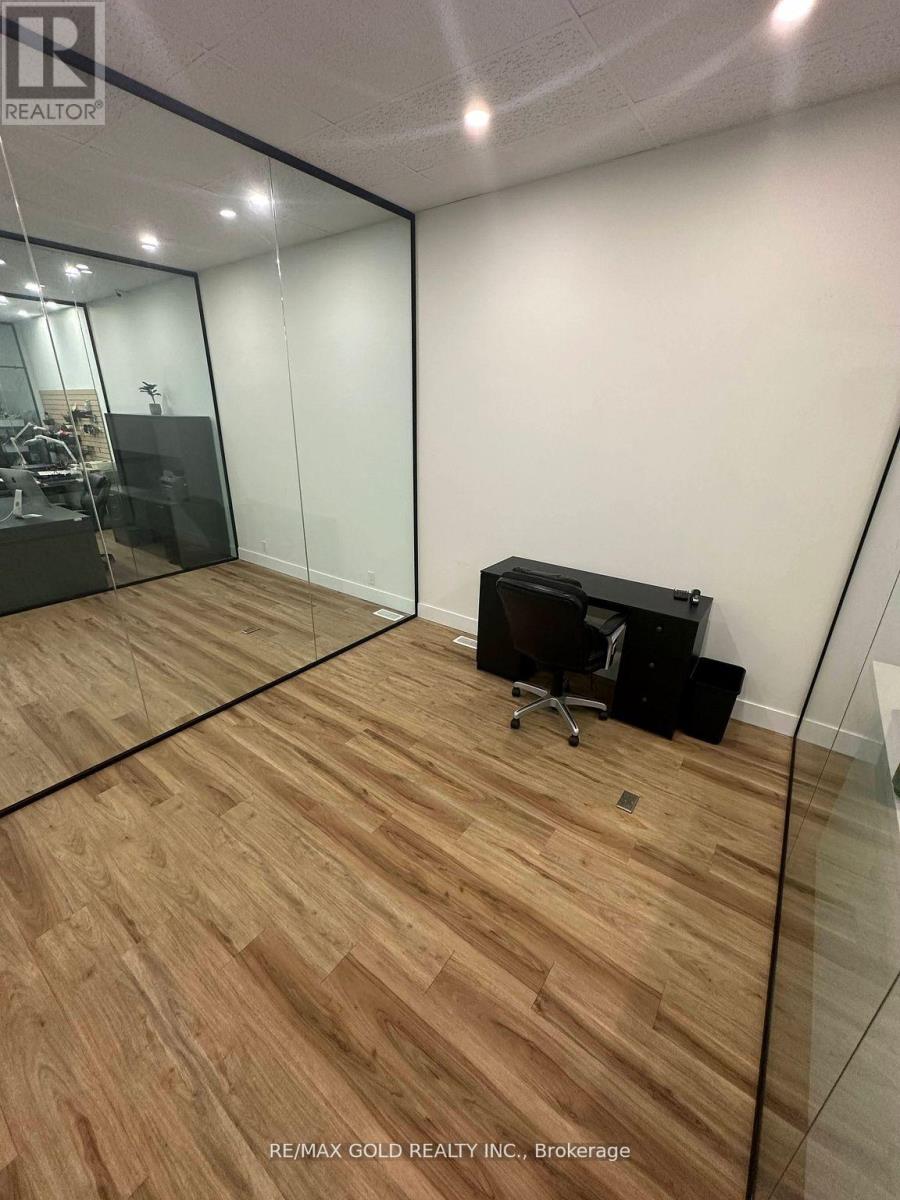 2 - 136 Guelph Street, Halton Hills (Georgetown), Ontario  L7G 4A1 - Photo 5 - W12481231