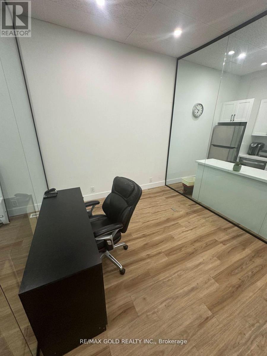 2 - 136 Guelph Street, Halton Hills (Georgetown), Ontario  L7G 4A1 - Photo 7 - W12481231