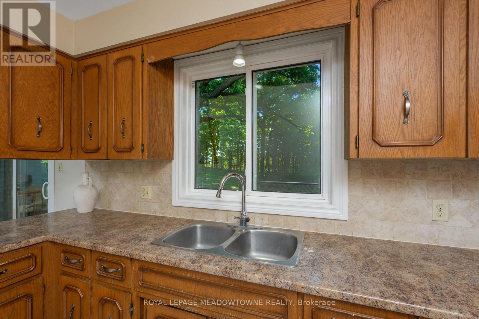 12826 Silvercreek Drive, Halton Hills (Rural Halton Hills), Ontario  L7G 4S4 - Photo 13 - W12485171