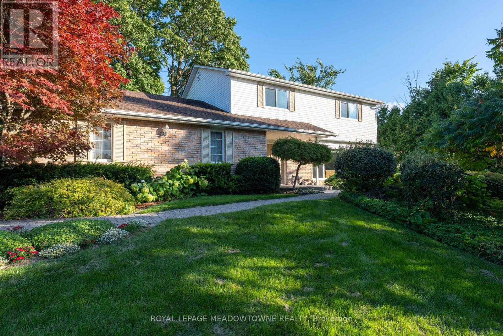 12826 Silvercreek Drive, Halton Hills (Rural Halton Hills), Ontario  L7G 4S4 - Photo 2 - W12485171