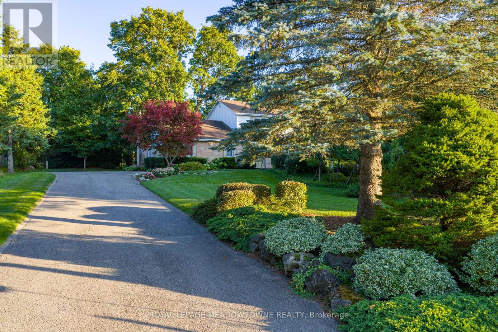 12826 Silvercreek Drive, Halton Hills (Rural Halton Hills), Ontario  L7G 4S4 - Photo 50 - W12485171