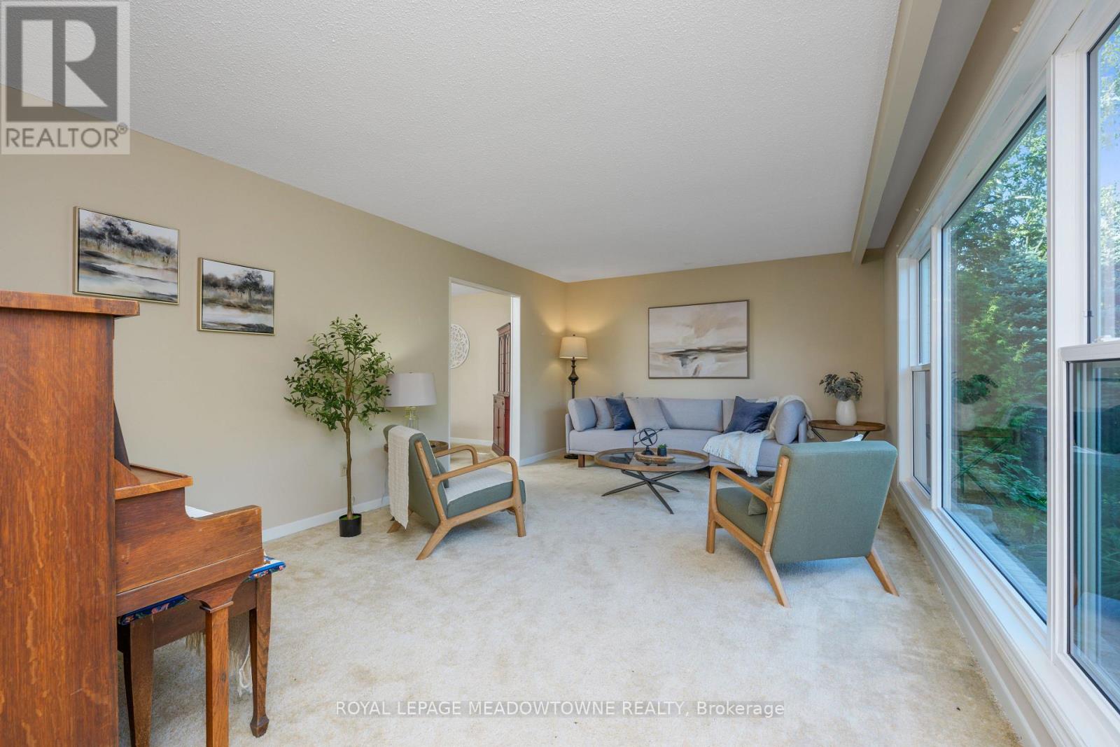 12826 Silvercreek Drive, Halton Hills (Rural Halton Hills), Ontario  L7G 4S4 - Photo 7 - W12485171