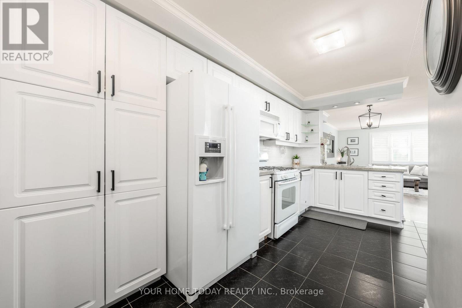 8 - 76 River Drive, Halton Hills (Georgetown), Ontario  L7G 2J2 - Photo 11 - W12485332