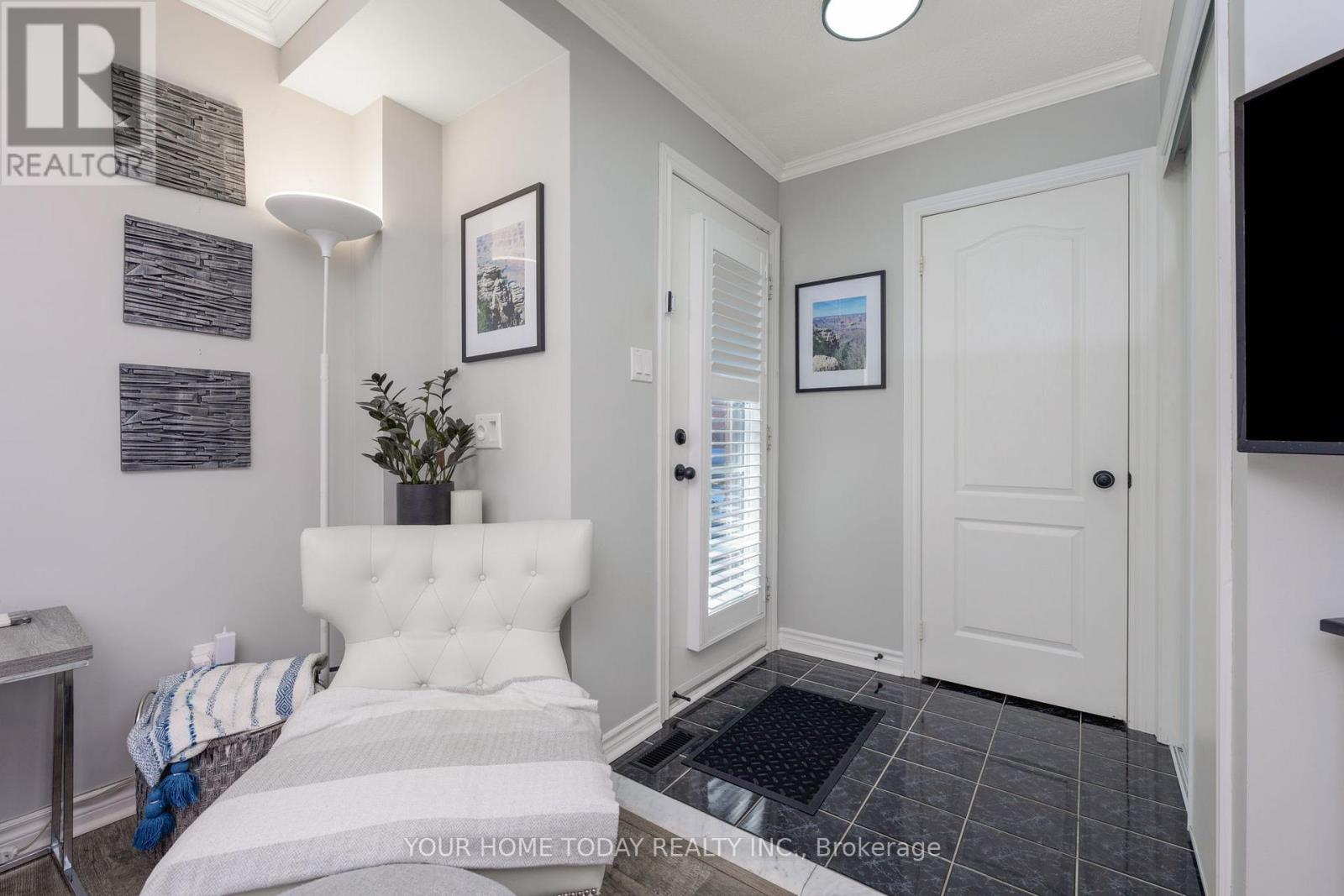 8 - 76 River Drive, Halton Hills (Georgetown), Ontario  L7G 2J2 - Photo 17 - W12485332