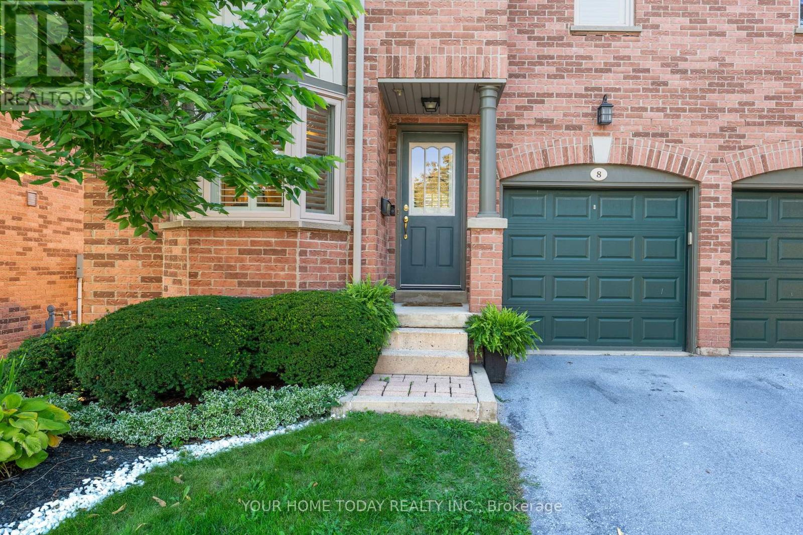 8 - 76 River Drive, Halton Hills (Georgetown), Ontario  L7G 2J2 - Photo 3 - W12485332