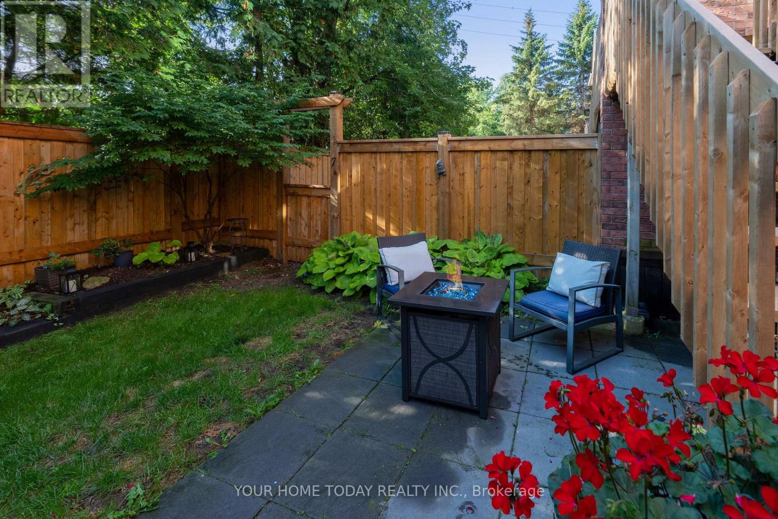 8 - 76 River Drive, Halton Hills (Georgetown), Ontario  L7G 2J2 - Photo 39 - W12485332