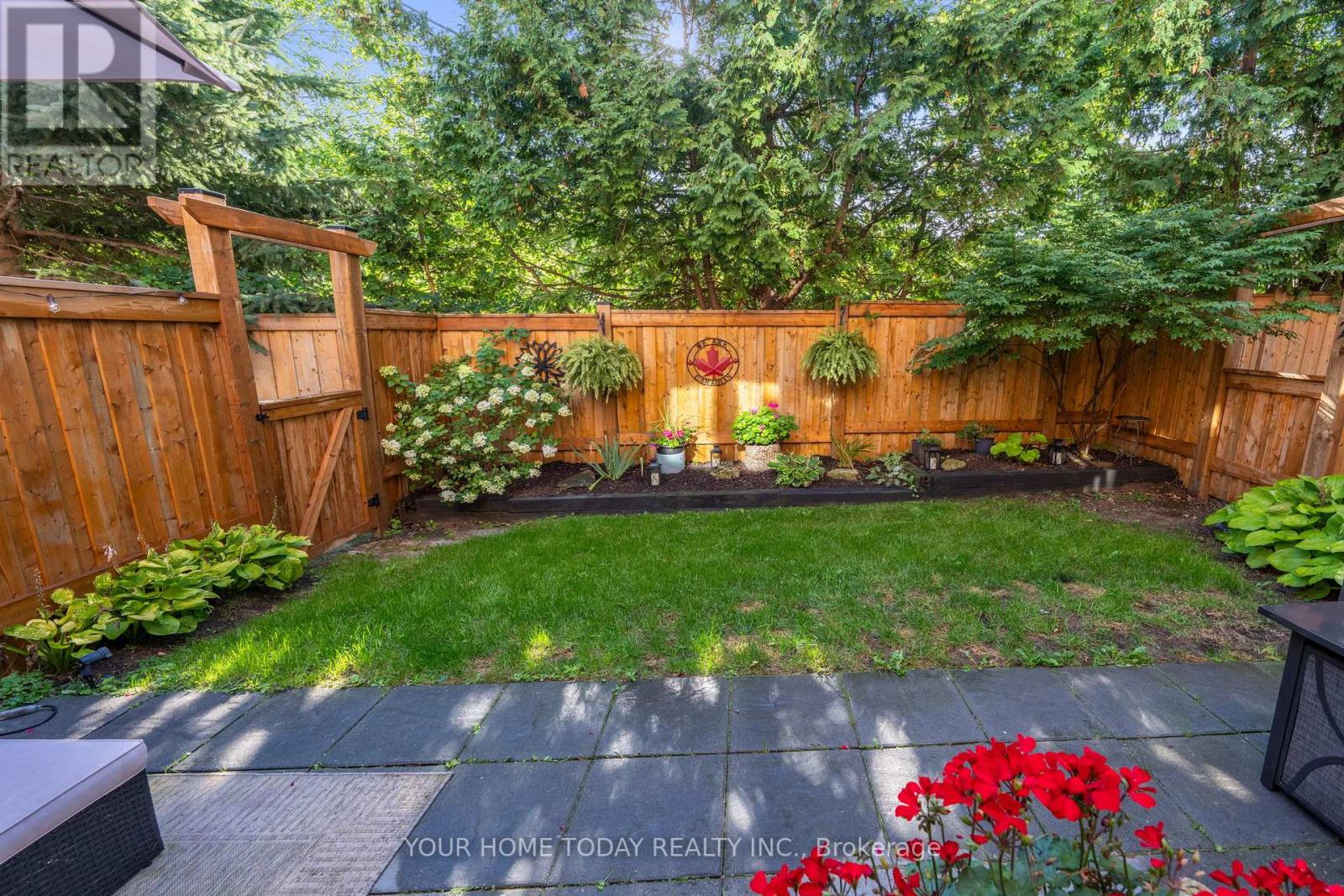 8 - 76 River Drive, Halton Hills (Georgetown), Ontario  L7G 2J2 - Photo 42 - W12485332