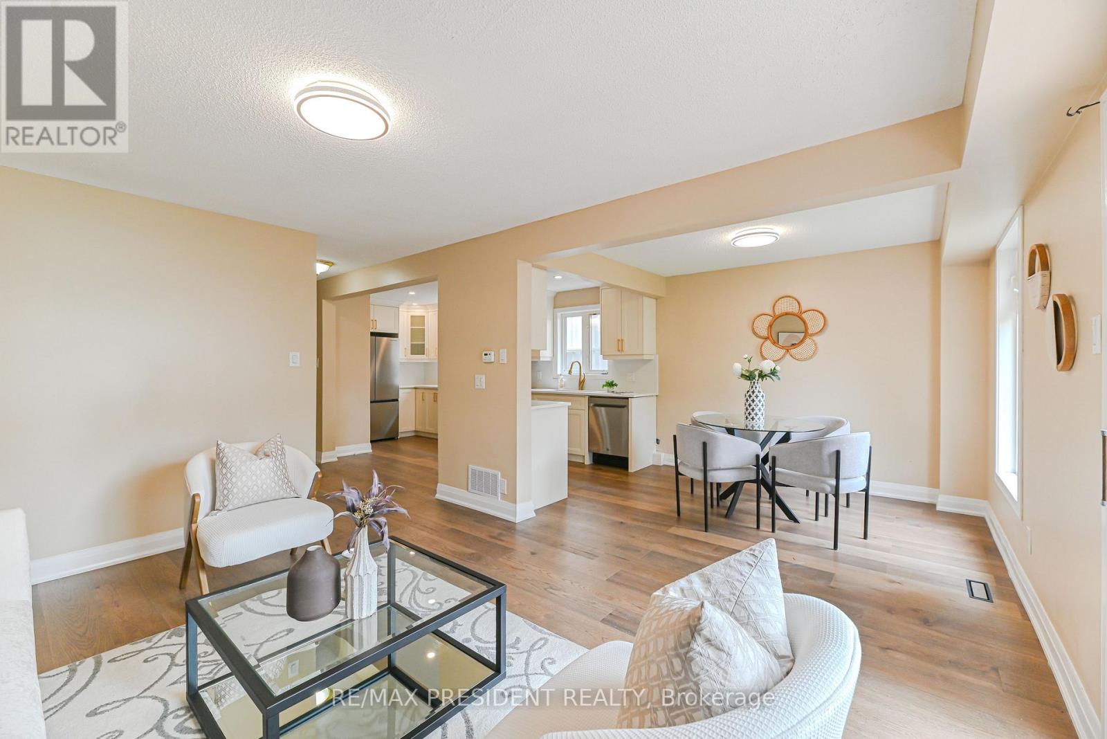 4 Lawnview Court, Brampton (Heart Lake West), Ontario  L7G 1T4 - Photo 17 - W12485515