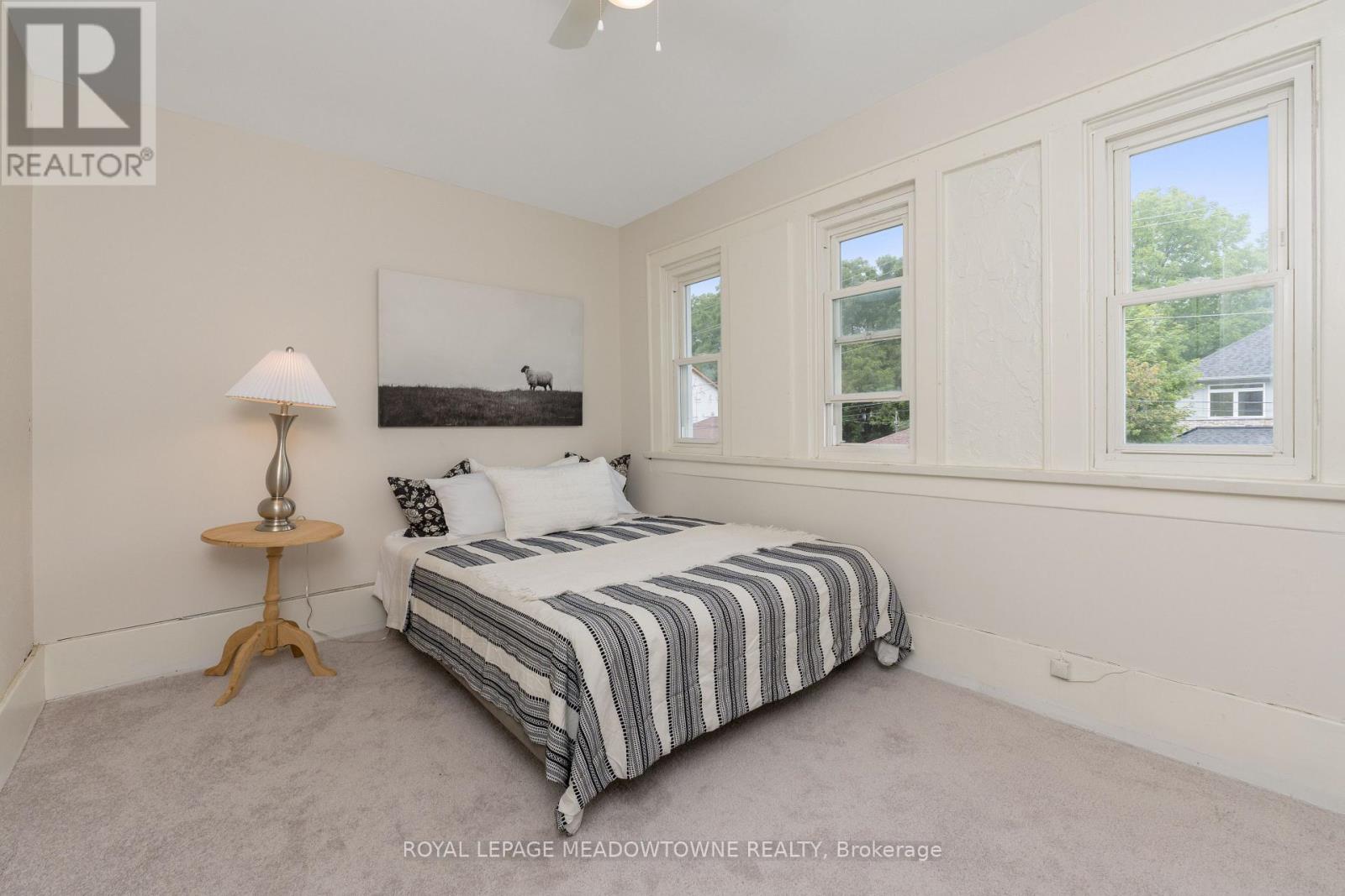 14 Academy Road, Halton Hills (Georgetown), Ontario  L7G 3N8 - Photo 23 - W12486045