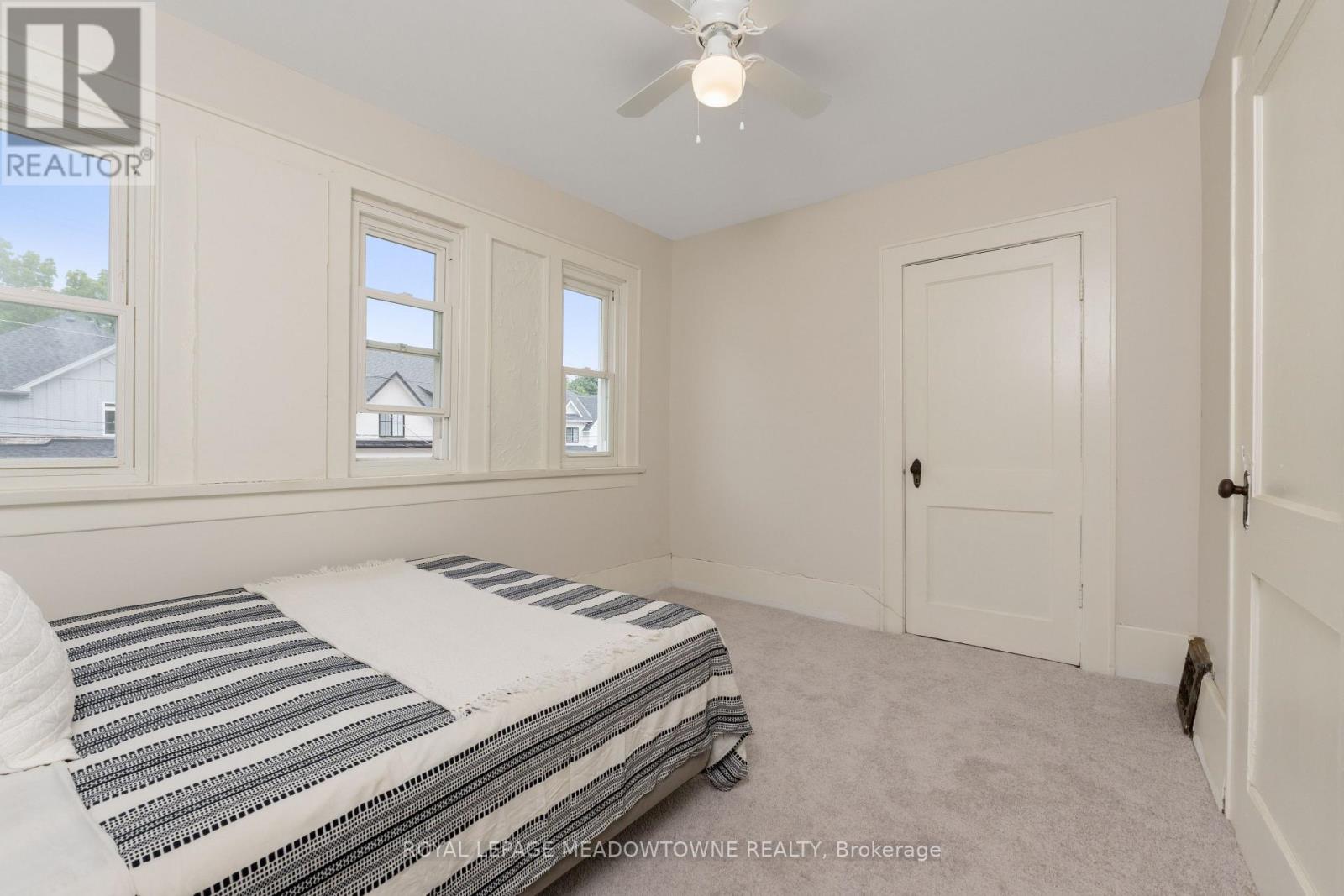 14 Academy Road, Halton Hills (Georgetown), Ontario  L7G 3N8 - Photo 24 - W12486045