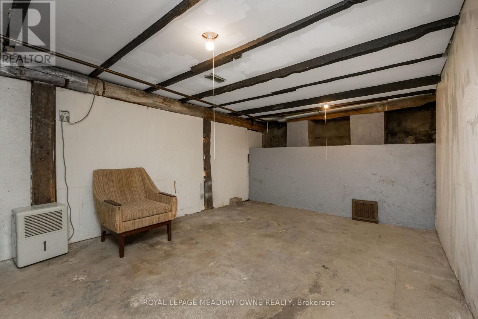 14 Academy Road, Halton Hills (Georgetown), Ontario  L7G 3N8 - Photo 30 - W12486045