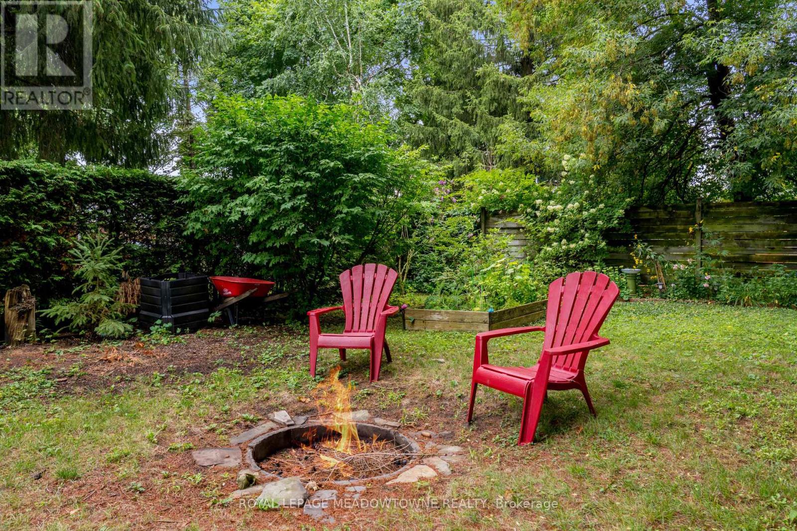 14 Academy Road, Halton Hills (Georgetown), Ontario  L7G 3N8 - Photo 40 - W12486045